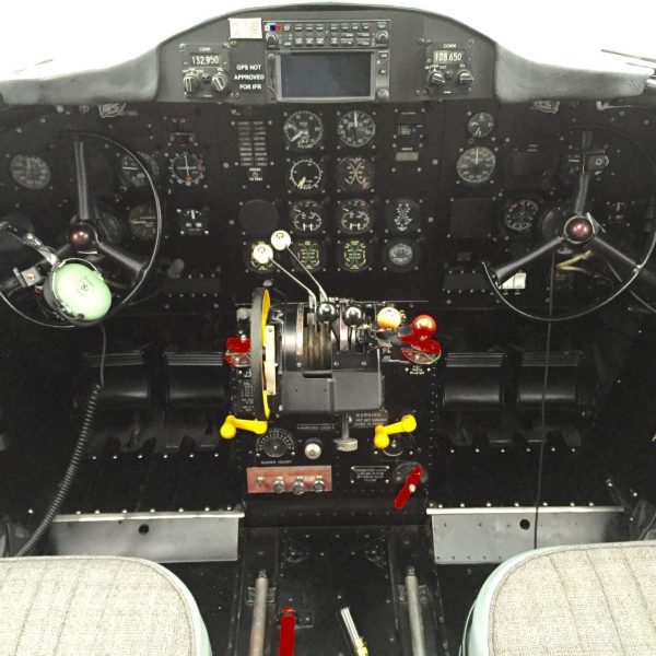 Douglas C-47 SkytrainDC-3C (23)